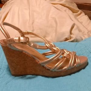 Super Cute New In Box Antonio Melani Gold Wedge Shoe